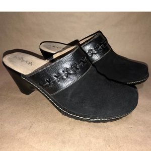 softspots clogs